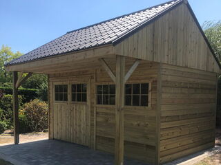tuinhuis met zadeldak